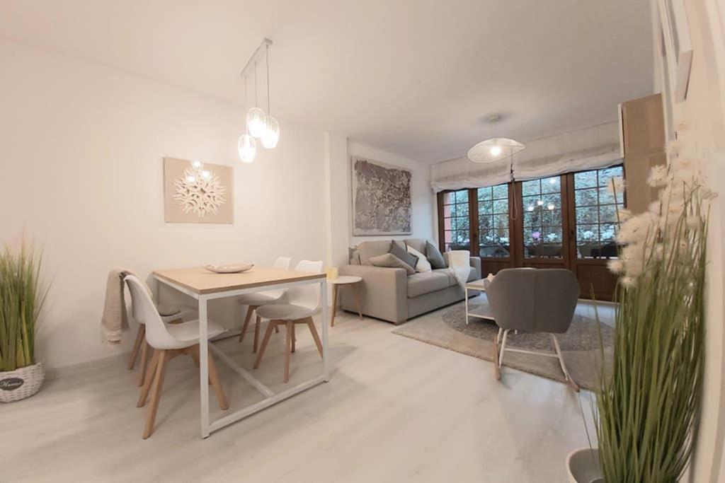 Nuevo-Casco Historico-Parking Gratuito. Apartment Oviedo Luaran gambar